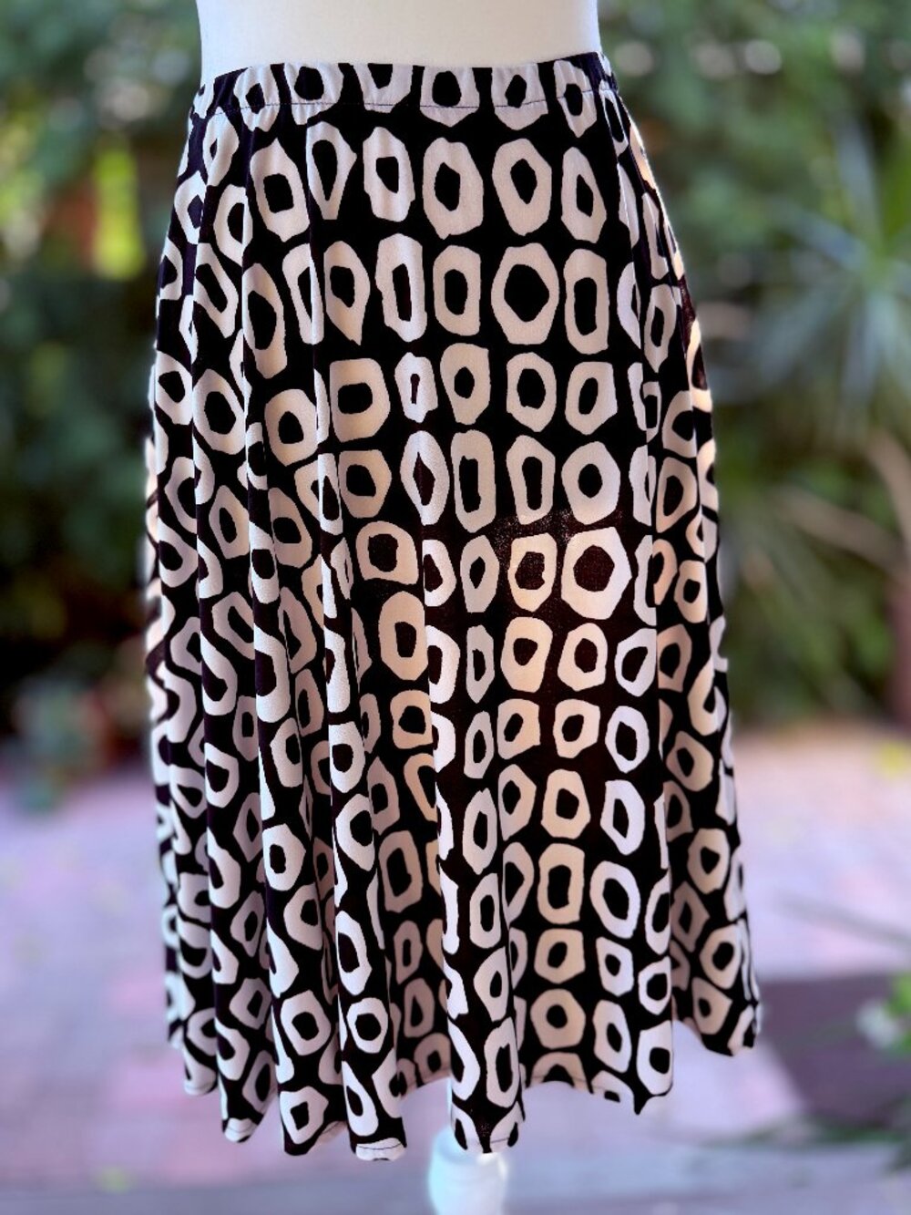 Black White Graphic Print Circle Skirt Midi A-Line Pull-On